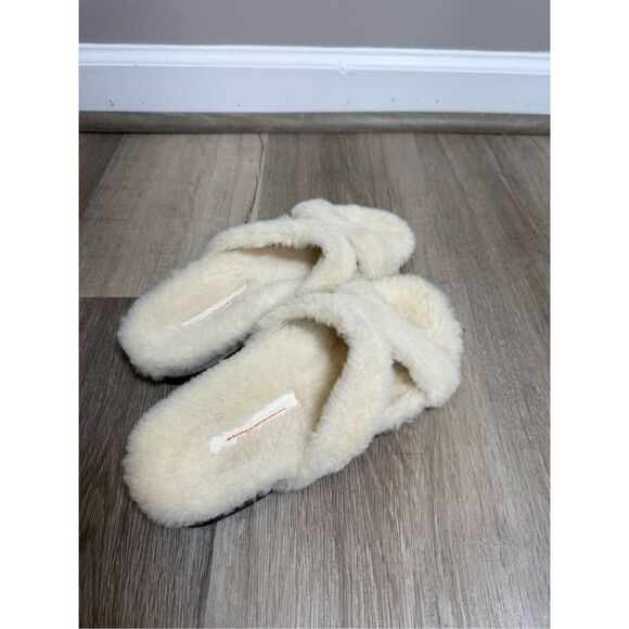 Manolo Blahnik Chilpa Shearling Flat EU37/US7 $1095 - Picture 7 of 13